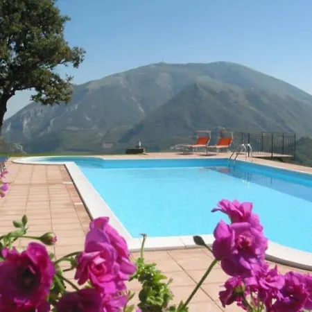 Vakantiehuis Lovely Holiday In With Pool
